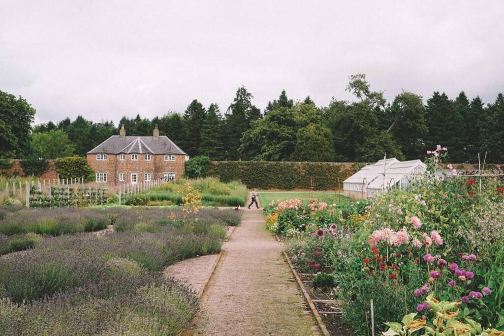 Garden Cottage, Fochabers Exterior photo